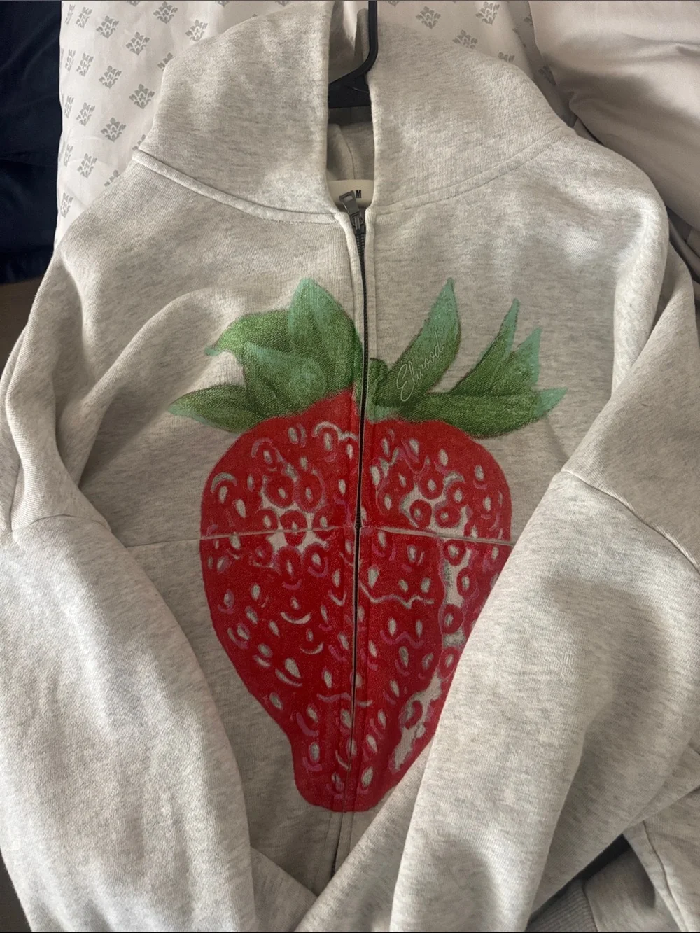 Elwood Strawberry Cropped Zip Up Hoodie